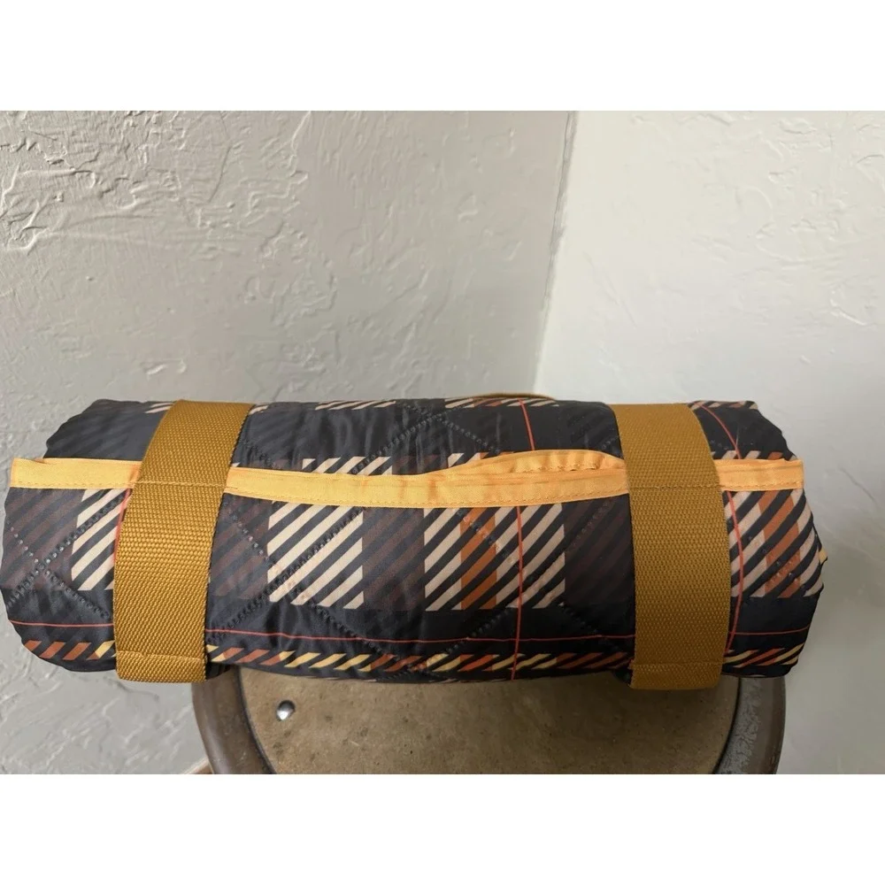 2024 Disney Parks Pixar Up Russell Packable Blanket (66